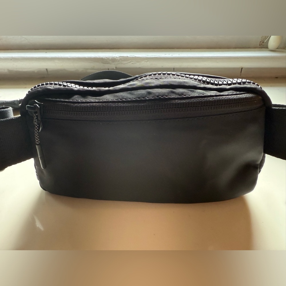 Lululemon Belt Bag 1L With Long Strap - Picture 7 of 7